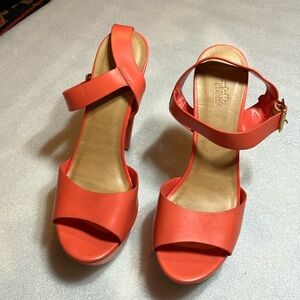 Charlotte Russe orange platform heels. Cute. Size 10.